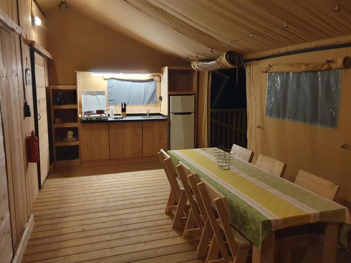 Luxury Safari Tents At Moulin Du Pommier Glamping & Camping Saulgond Exteriör bild