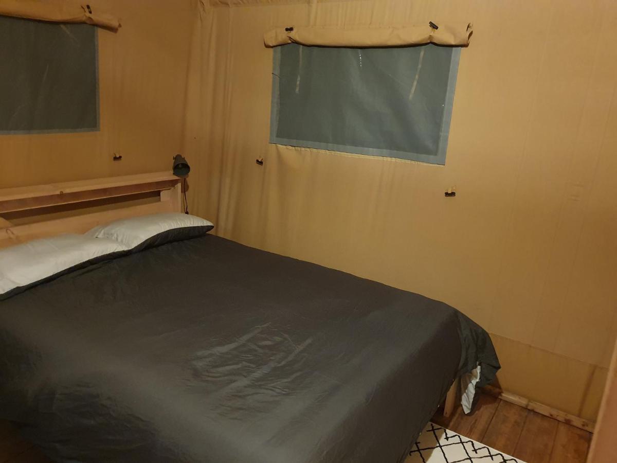 Luxury Safari Tents At Moulin Du Pommier Glamping & Camping Saulgond Exteriör bild
