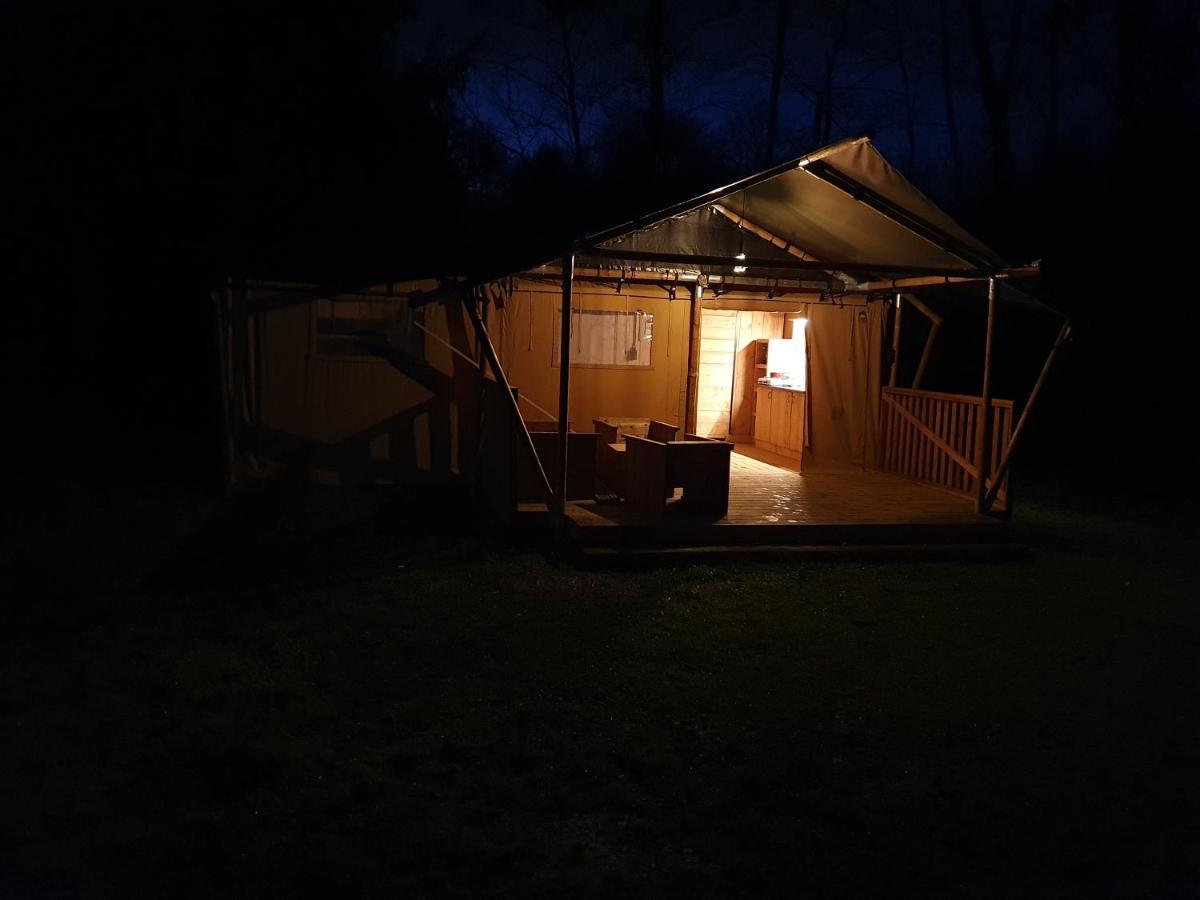 Luxury Safari Tents At Moulin Du Pommier Glamping & Camping Saulgond Exteriör bild