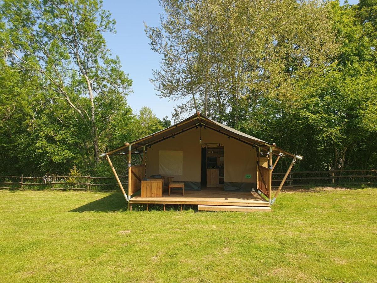 Luxury Safari Tents At Moulin Du Pommier Glamping & Camping Saulgond Exteriör bild