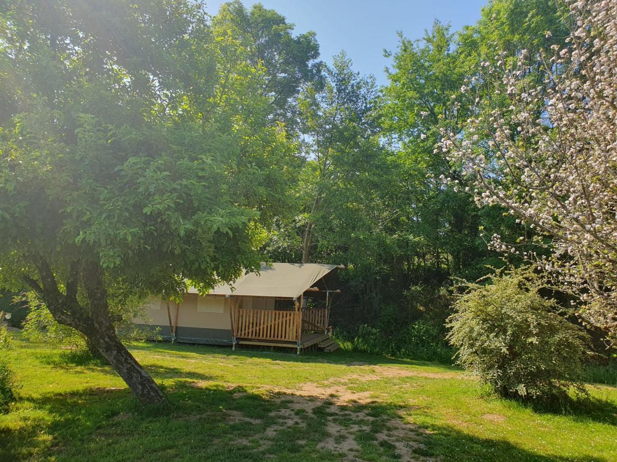 Luxury Safari Tents At Moulin Du Pommier Glamping & Camping Saulgond Exteriör bild