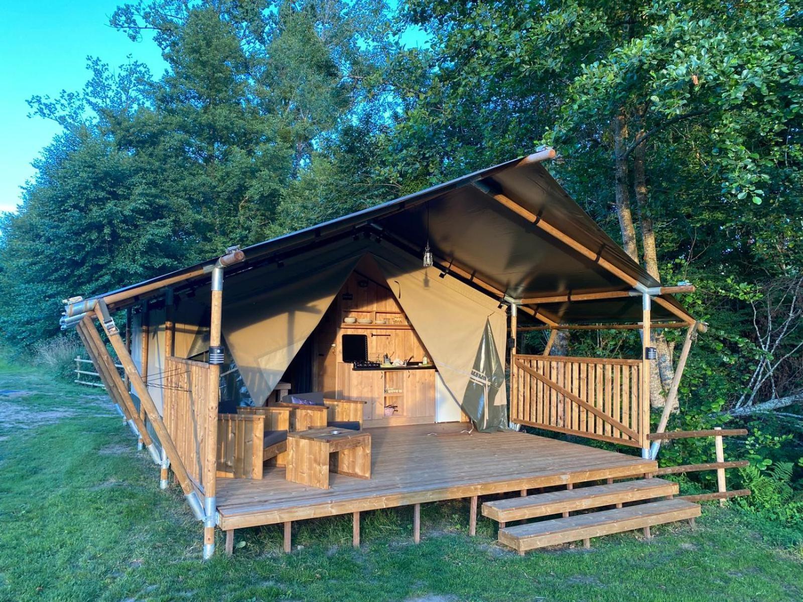 Luxury Safari Tents At Moulin Du Pommier Glamping & Camping Saulgond Exteriör bild