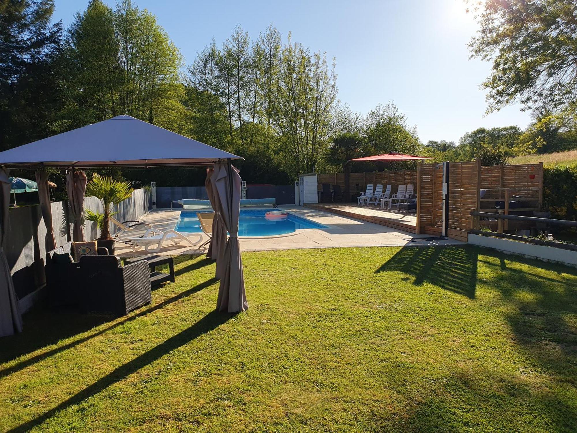 Luxury Safari Tents At Moulin Du Pommier Glamping & Camping Saulgond Exteriör bild